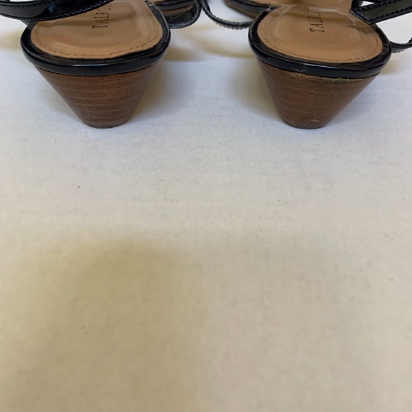 Like new sandals - Picture 3 of 6